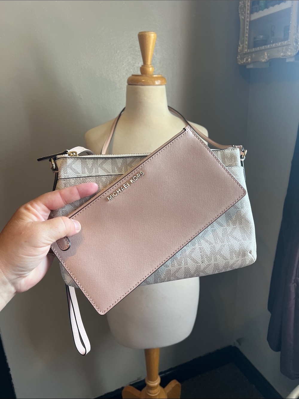 Michael Kors Blush Pink Logo Crossbody with Gold Hardware - Picture 3 of 4